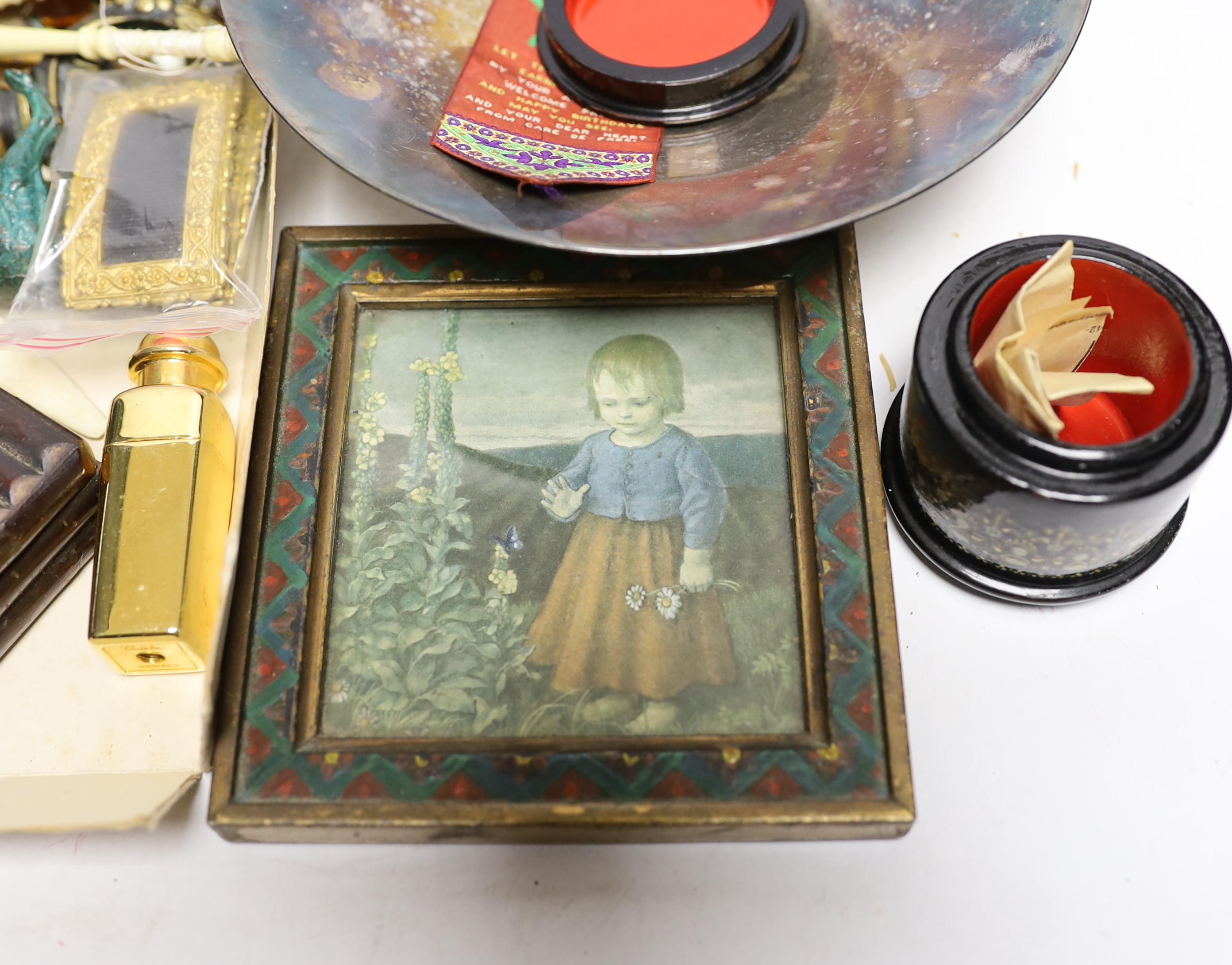 Miscellaneous collectables, bronze and metal animals, bobbins etc